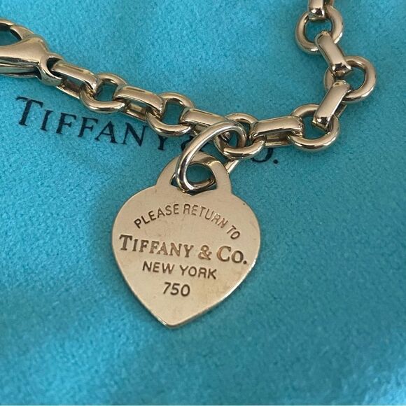 Tiffany & Co. 18K Return To Tiffany Heart Tag Bracelet 19g w/ Case, Box, Dustbag - Picture 4 of 14